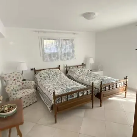 Διαμέρισμα Con 2 Da Letto In Con Giardino E Parcheggio