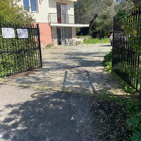Casa Lilly - Giardino E Parcheggio A Due Passi Dal Mare アパート